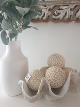 Load image into Gallery viewer, Macrame Deco Balls Set/3
